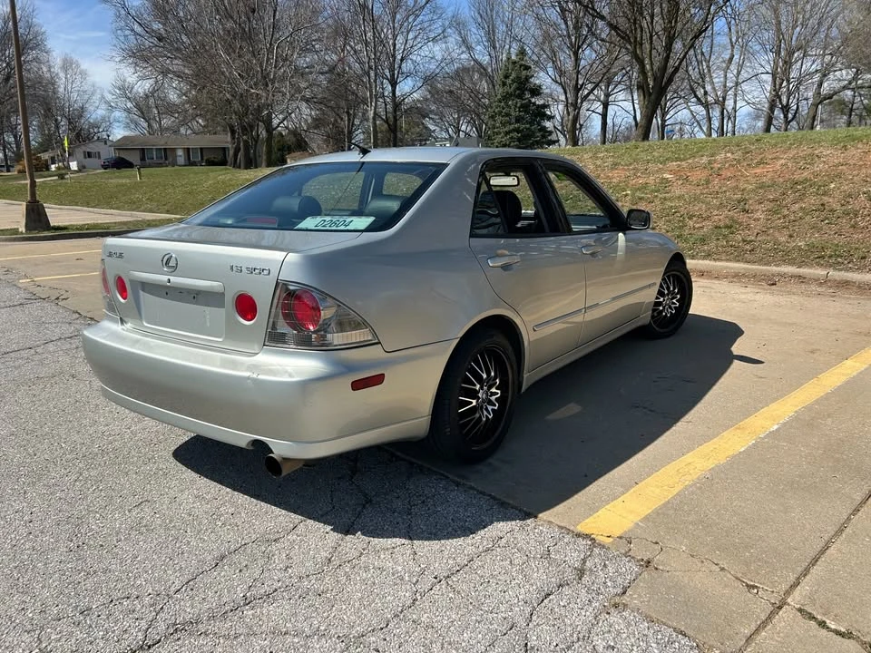 2002 Lexus IS 1st Gen - Image 5 of 17