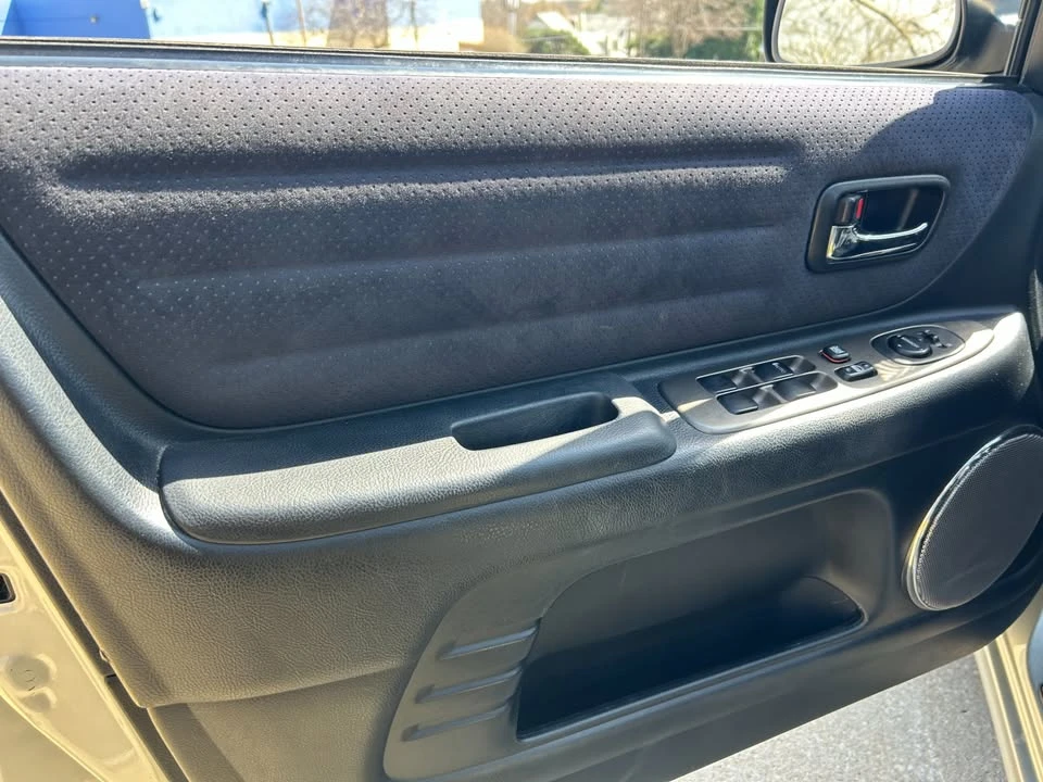 2002 Lexus IS 1st Gen - Image 10 of 17