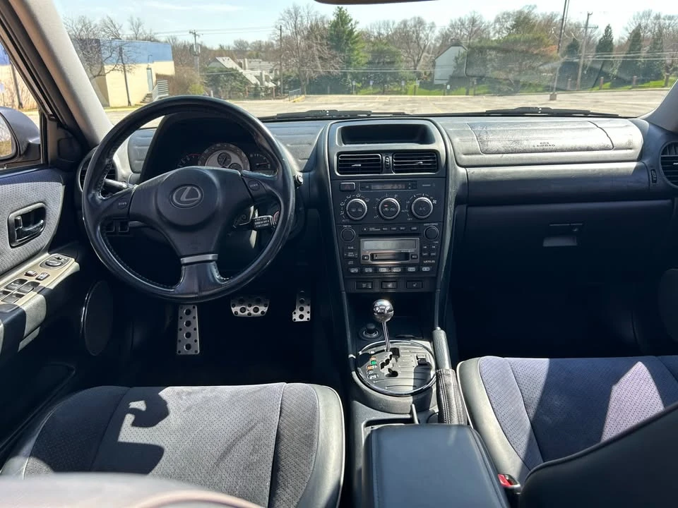 2002 Lexus IS 1st Gen - Image 12 of 17