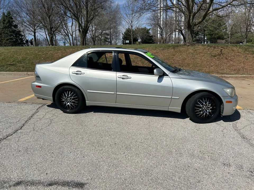2002 Lexus IS 1st Gen - Image 7 of 17