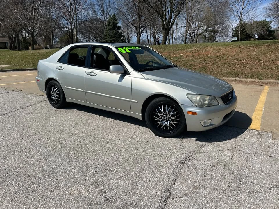 2002 Lexus IS 1st Gen - Image 8 of 17