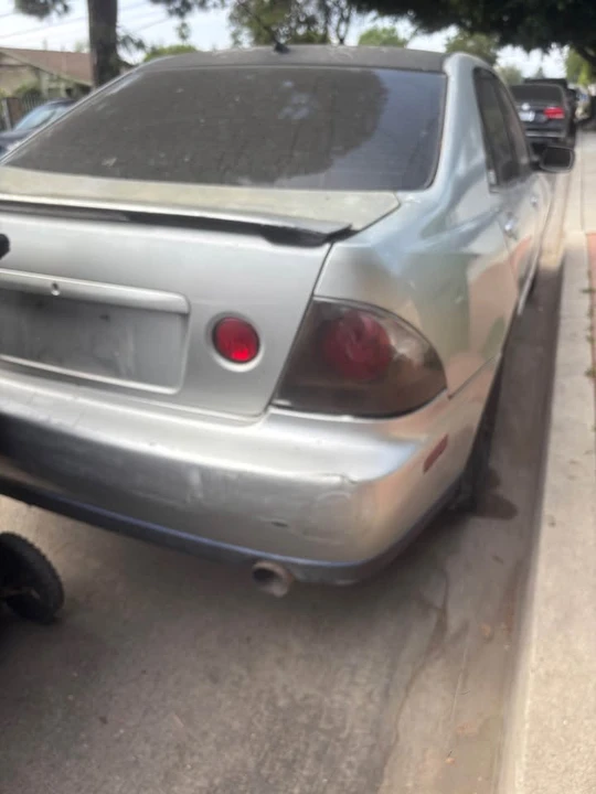 2002 Lexus IS 1st Gen - Image 2 of 5