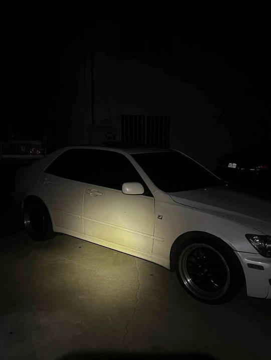 2002 Lexus IS 1st Gen - Image 3 of 5