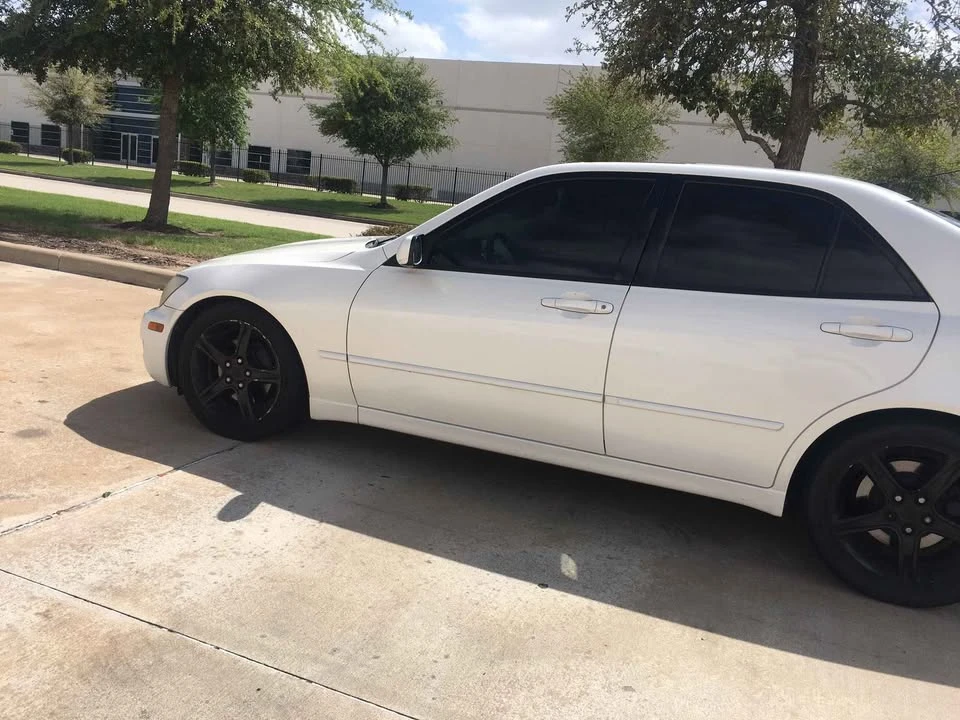 2002 Lexus IS 1st Gen - Image 3 of 3