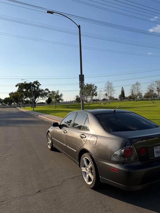 2002 Lexus IS 1st Gen - Image 3 of 11