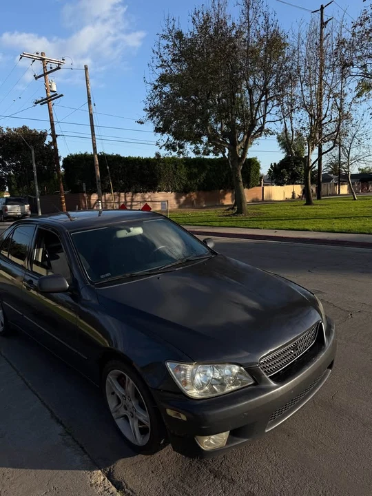 2002 Lexus IS 1st Gen - Image 2 of 11