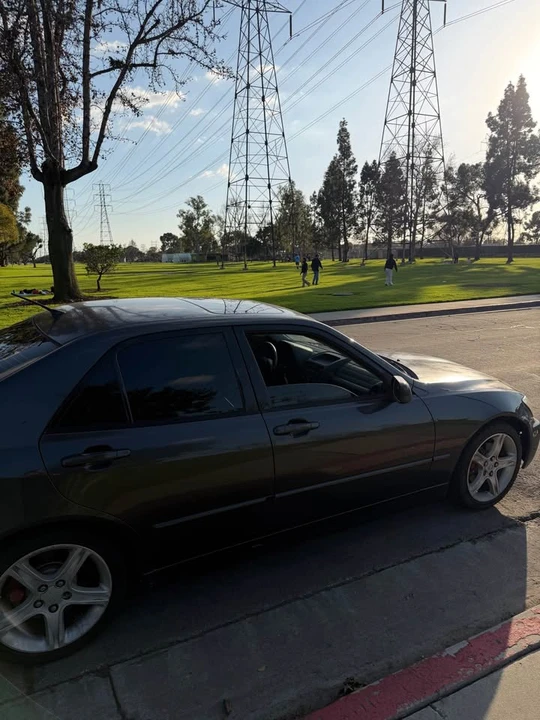 2002 Lexus IS 1st Gen - Image 4 of 11