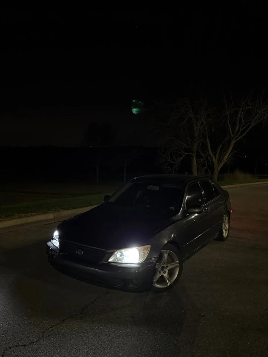 2002 Lexus IS 1st Gen - Image 5 of 6