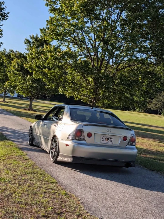 2002 Lexus IS 1st Gen - Image 8 of 10