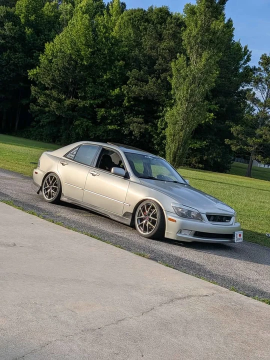 2002 Lexus IS 1st Gen - Image 3 of 10