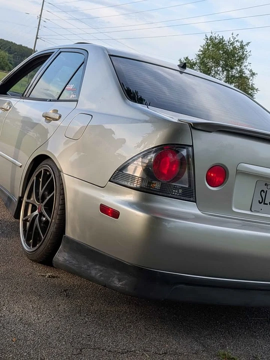 2002 Lexus IS 1st Gen - Image 2 of 10