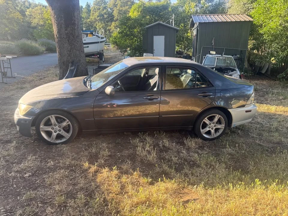 2002 Lexus IS 1st Gen - Image 5 of 6