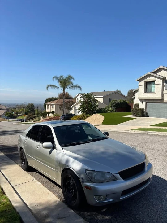 2002 Lexus IS 1st Gen - Image 14 of 15