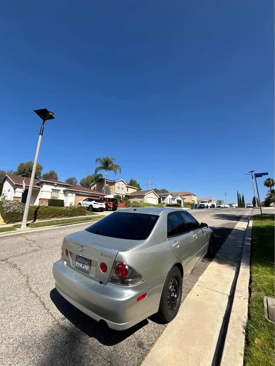 2002 Lexus IS 1st Gen - Image 9 of 15