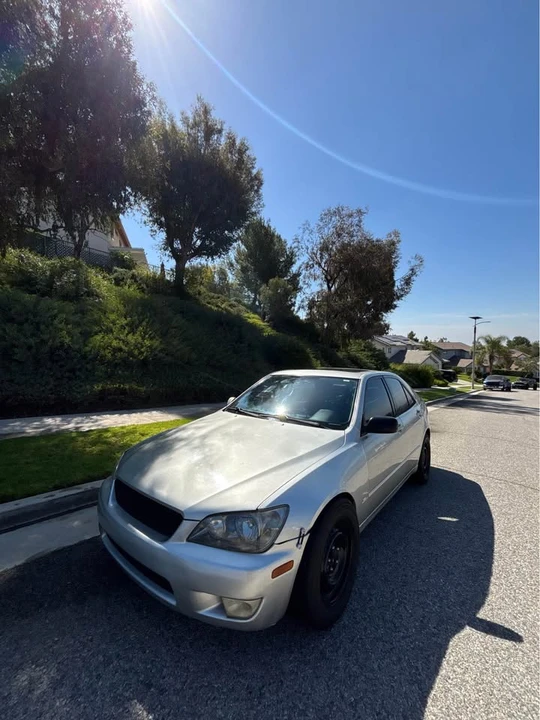 2002 Lexus IS 1st Gen - Image 11 of 15