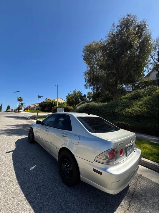 2002 Lexus IS 1st Gen - Image 6 of 15