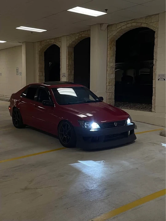 2002 Lexus IS 1st Gen - Image 2 of 10