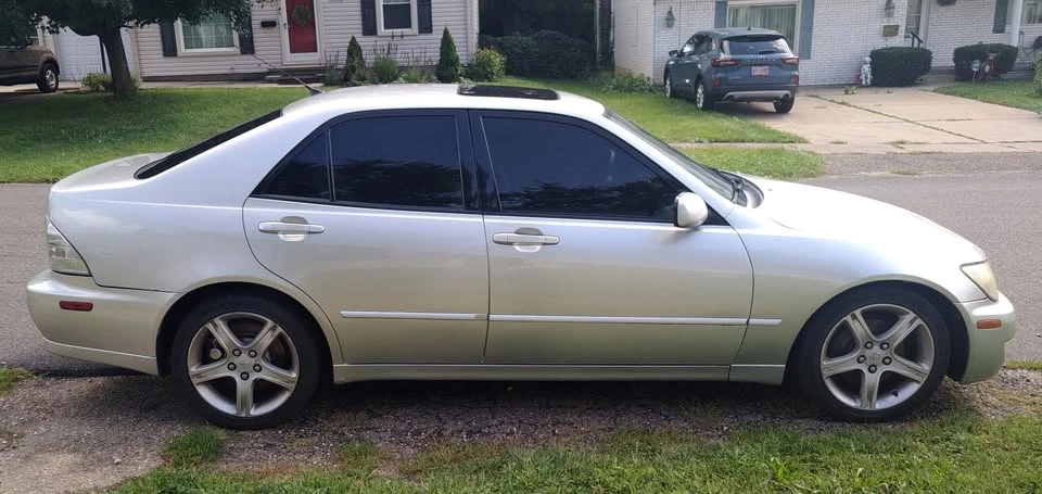 2002 Lexus IS 1st Gen - Image 2 of 6