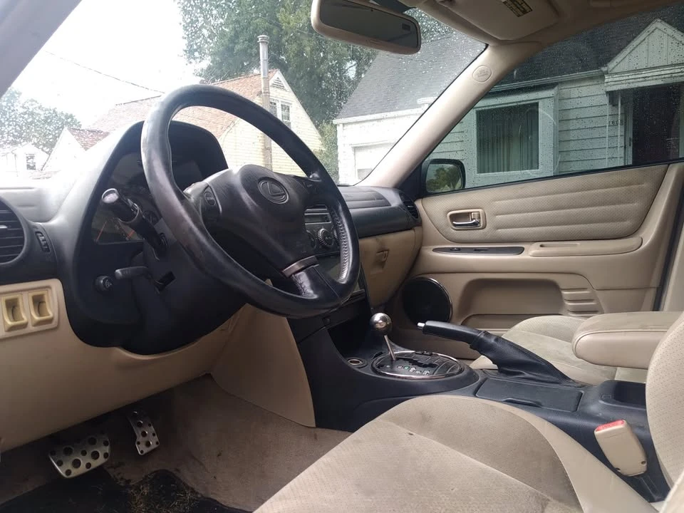 2002 Lexus IS 1st Gen - Image 5 of 6