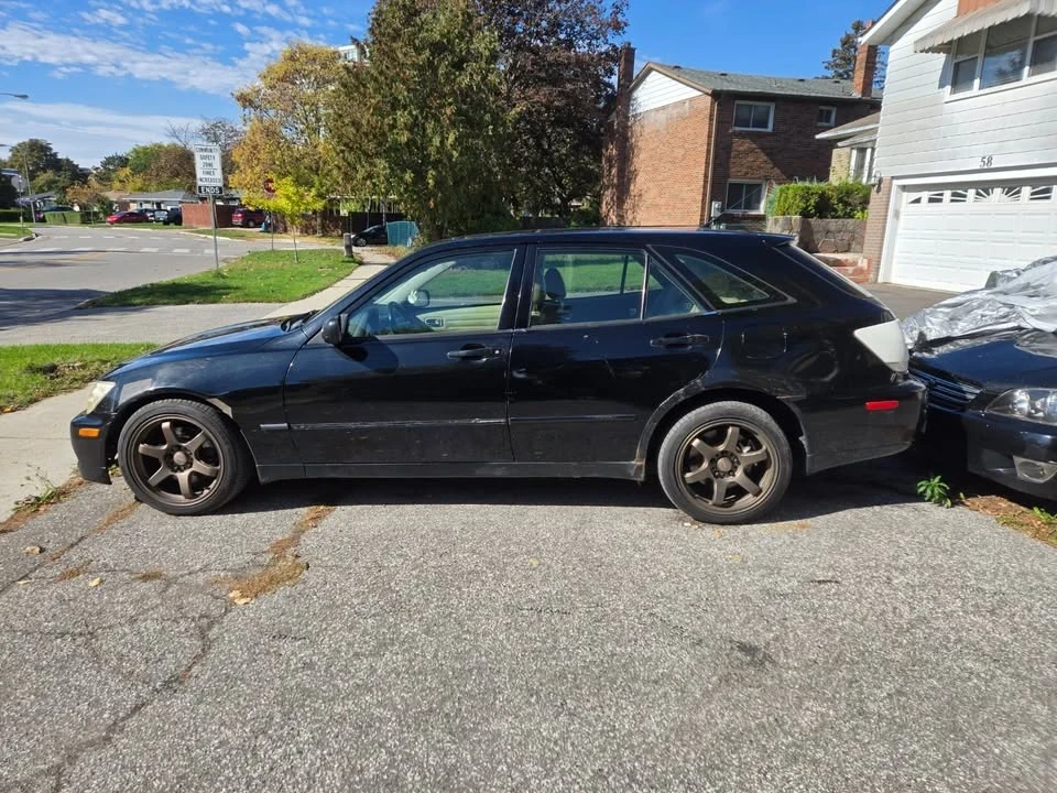 2002 Lexus IS 1st Gen - Image 5 of 11