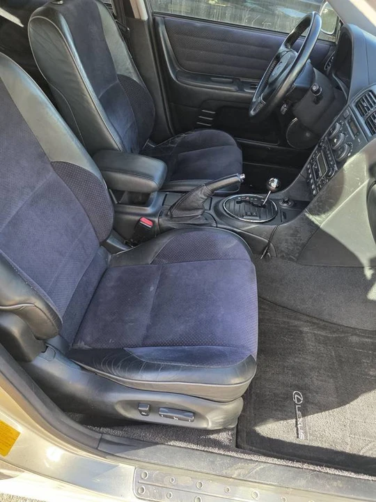 2002 Lexus IS 1st Gen - Image 6 of 9