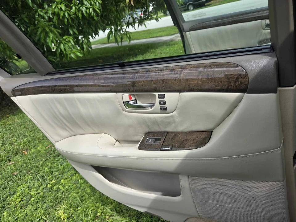 2002 Lexus LS 3rd Gen - Image 3 of 12