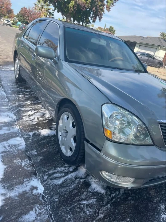 2002 Lexus LS 3rd Gen - Image 2 of 12