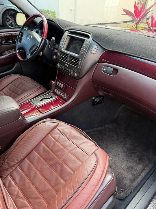 2002 Lexus LS 3rd Gen - Image 4 of 7
