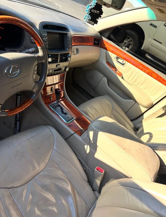 2002 Lexus LS 2nd Gen - Image 5 of 5