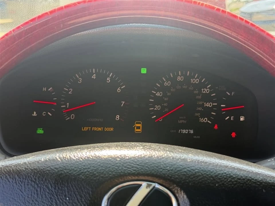 2002 Lexus LS 3rd Gen - Image 12 of 20