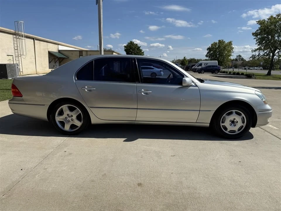 2002 Lexus LS 3rd Gen - Image 8 of 20