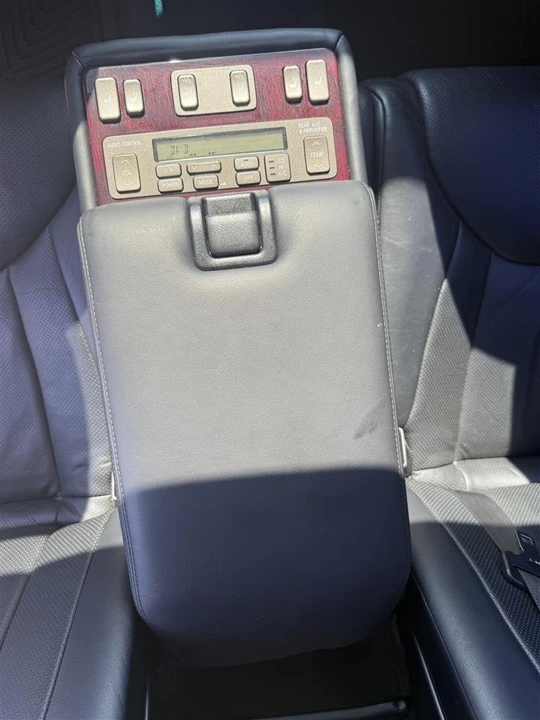 2002 Lexus LS 3rd Gen - Image 16 of 20