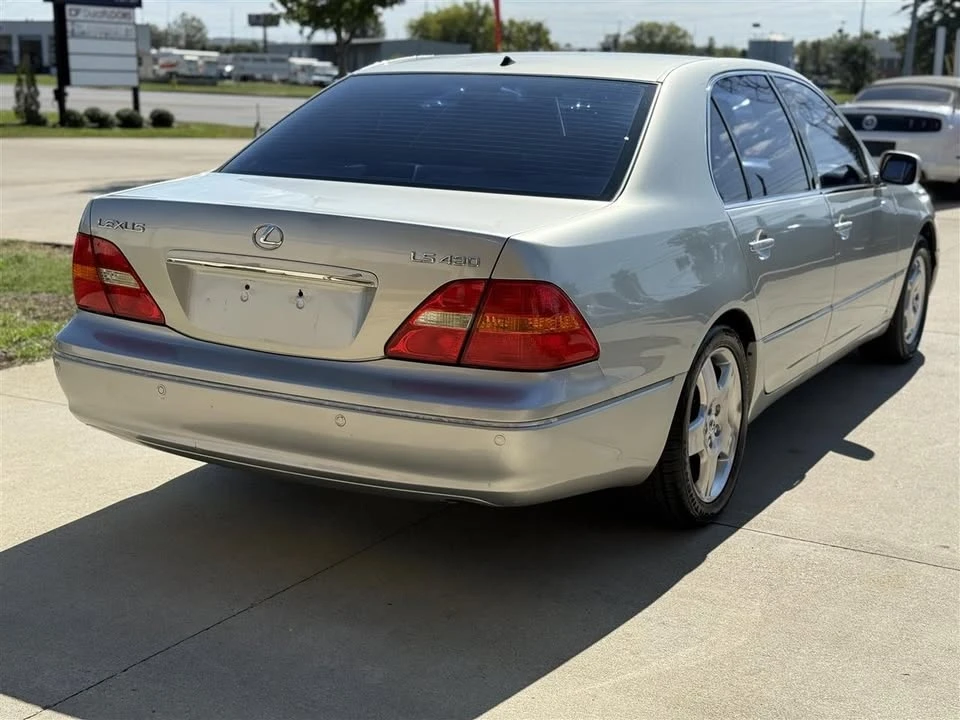2002 Lexus LS 3rd Gen - Image 7 of 20
