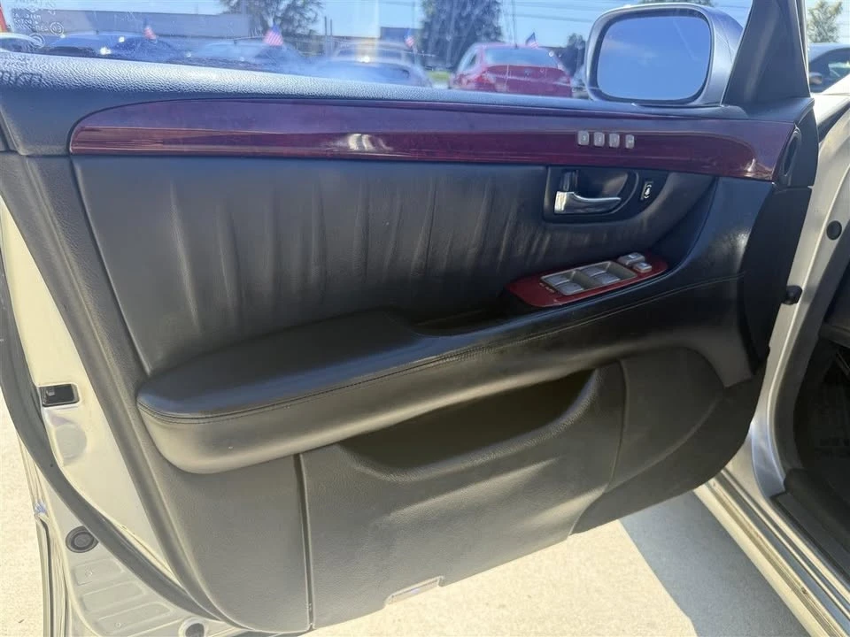 2002 Lexus LS 3rd Gen - Image 18 of 20