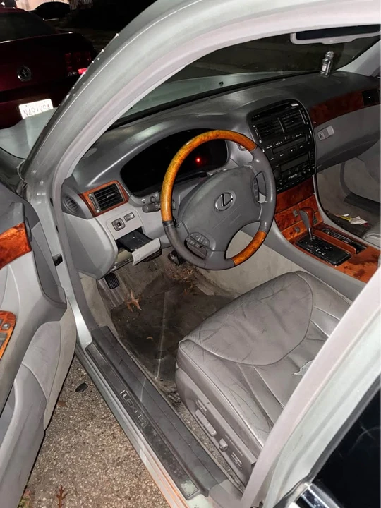 2002 Lexus LS 3rd Gen - Image 3 of 5