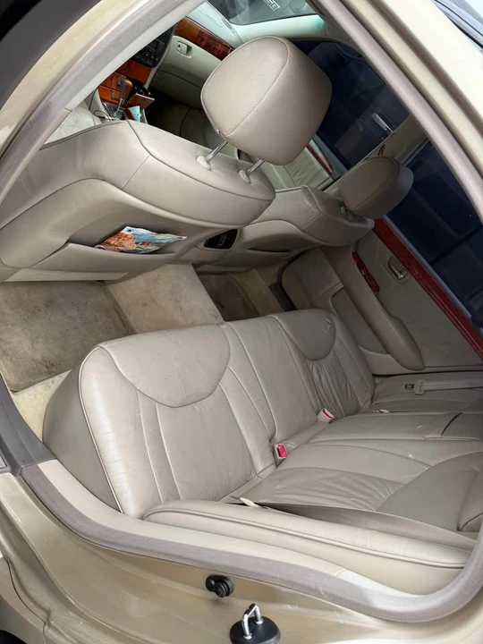 2002 Lexus LS 3rd Gen - Image 7 of 10