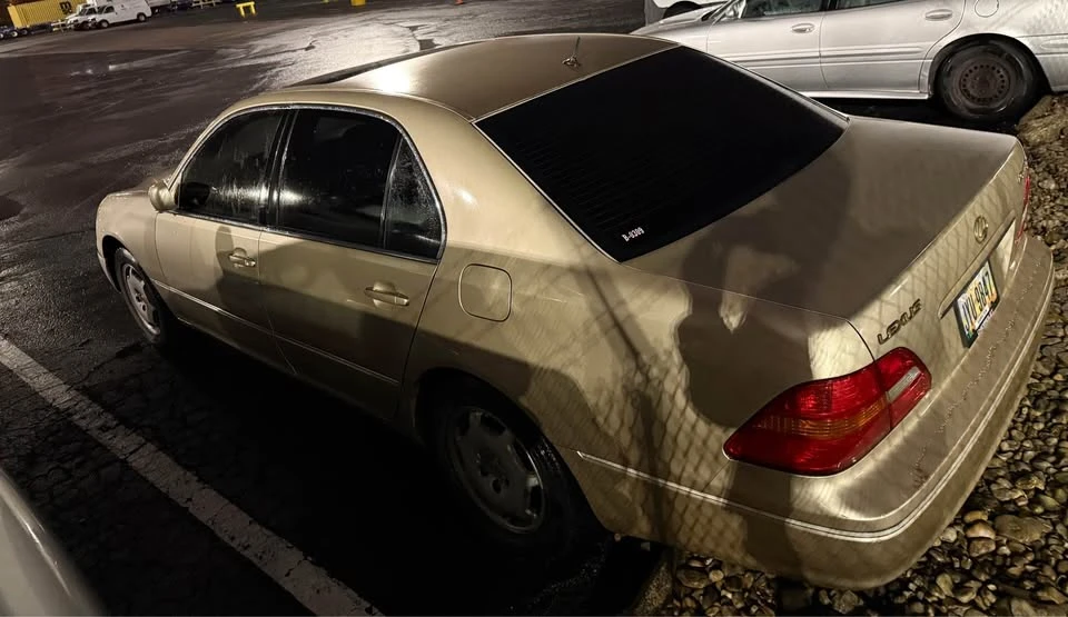 2002 Lexus LS 3rd Gen - Image 5 of 10