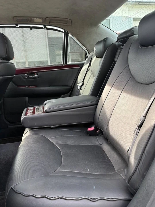 2002 Lexus LS 3rd Gen - Image 16 of 20
