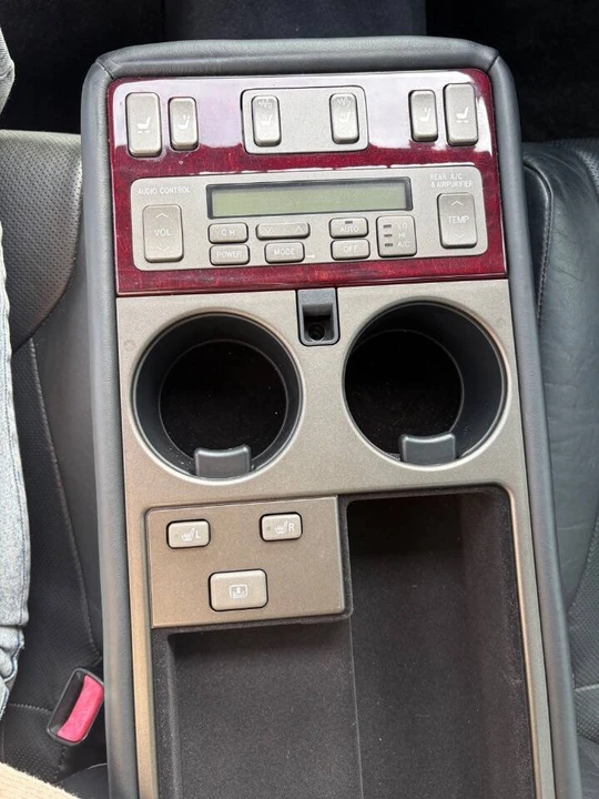 2002 Lexus LS 3rd Gen - Image 14 of 20