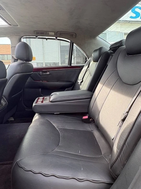 2002 Lexus LS 3rd Gen - Image 17 of 20