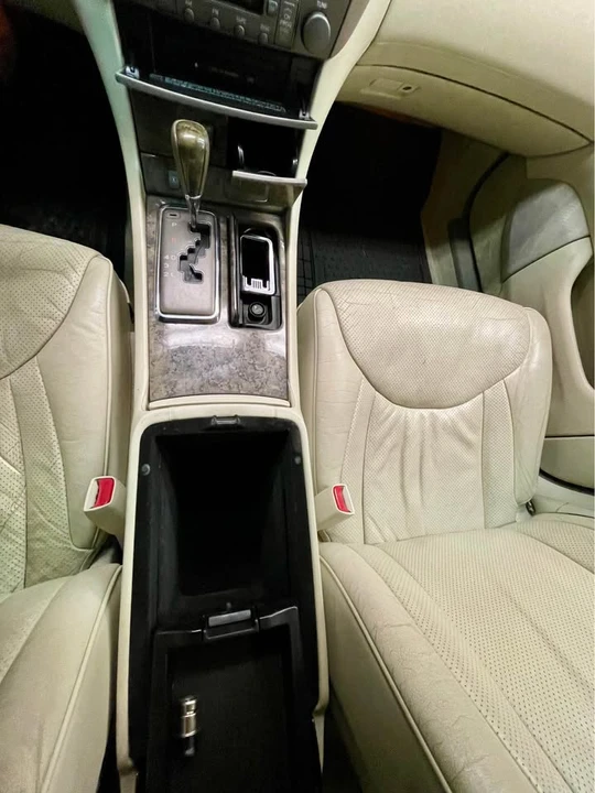 2002 Lexus LS 2nd Gen - Image 19 of 19