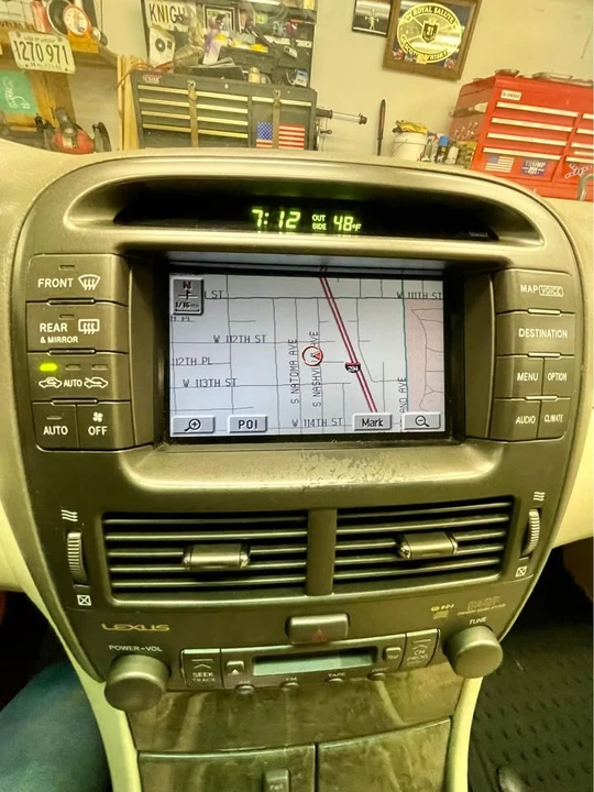 2002 Lexus LS 2nd Gen - Image 16 of 19
