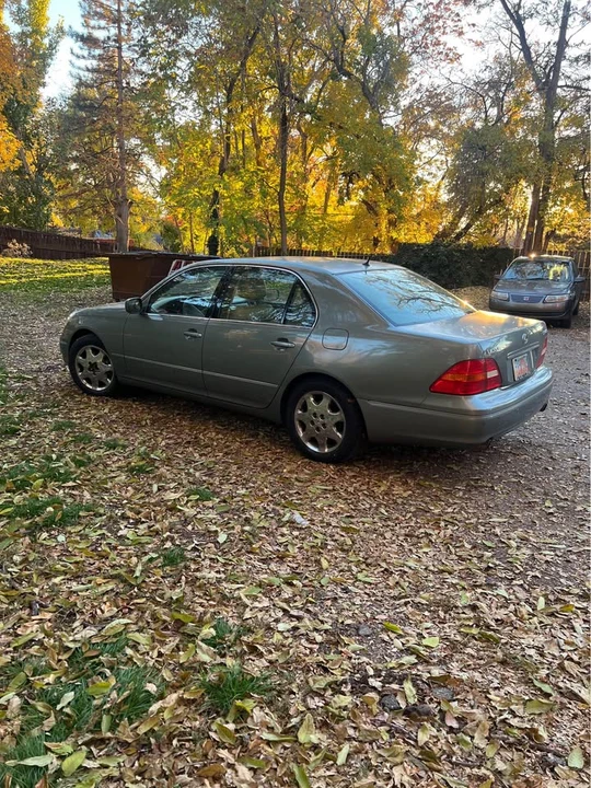 2002 Lexus LS 3rd Gen - Image 5 of 16