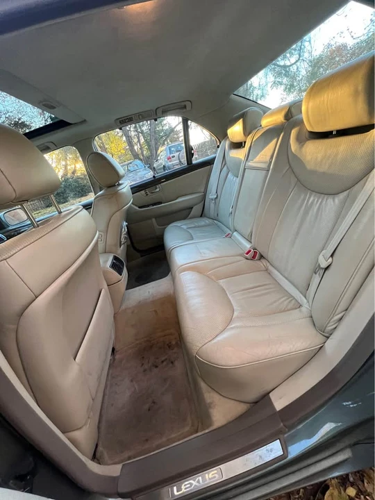 2002 Lexus LS 3rd Gen - Image 11 of 16