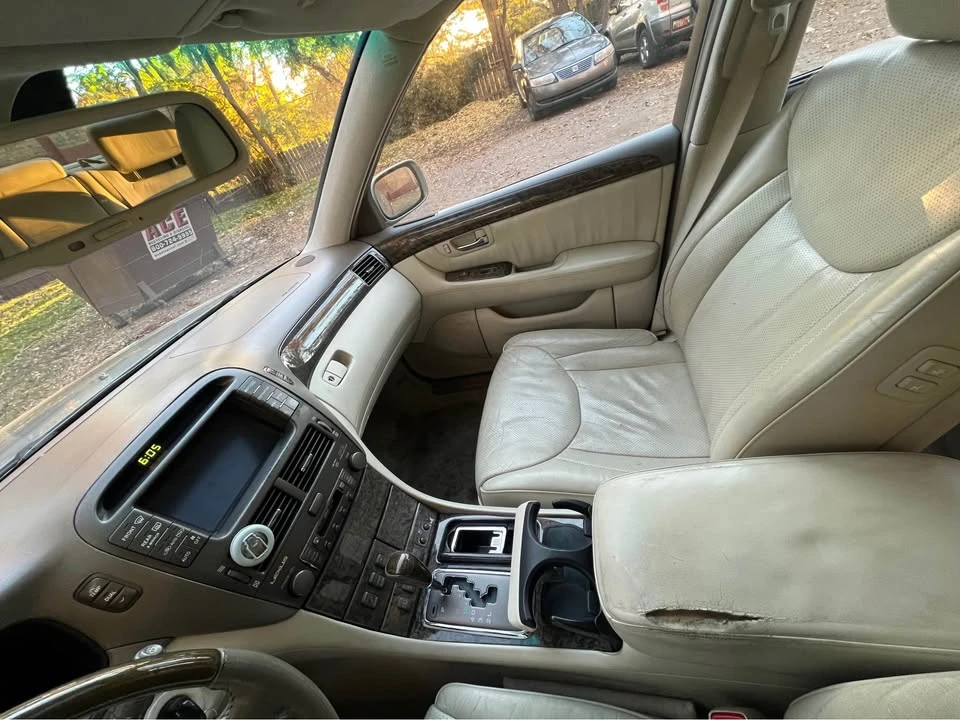 2002 Lexus LS 3rd Gen - Image 9 of 16
