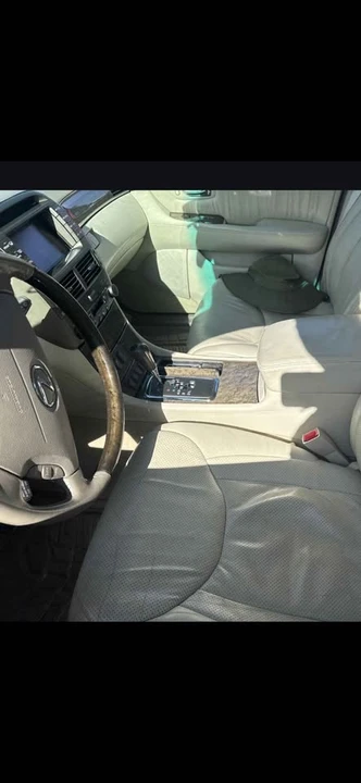 2002 Lexus LS 3rd Gen - Image 2 of 2