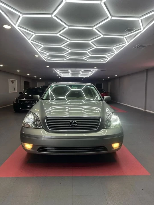 2002 Lexus LS 3rd Gen - Image 3 of 20