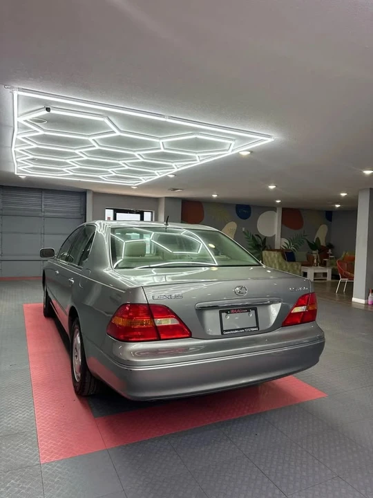 2002 Lexus LS 3rd Gen - Image 5 of 20