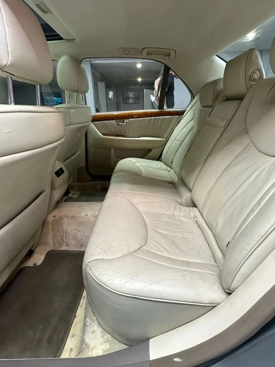 2002 Lexus LS 3rd Gen - Image 15 of 20