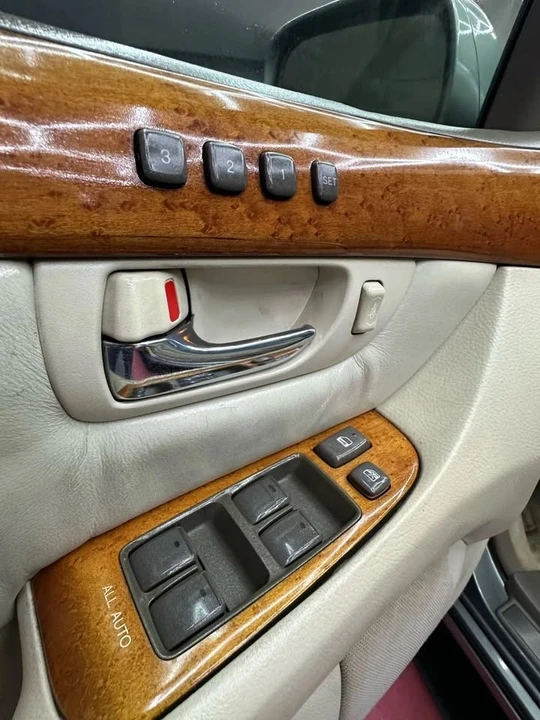 2002 Lexus LS 3rd Gen - Image 14 of 20